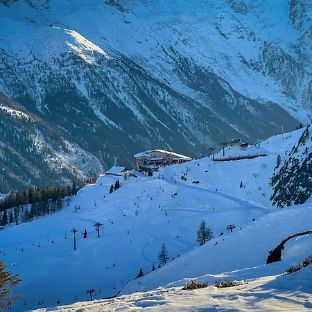 Les Frenes 住宿加早餐酒店 *