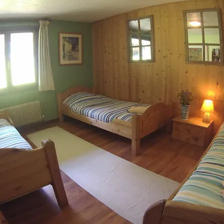 Les Frenes Bed & Breakfast *
