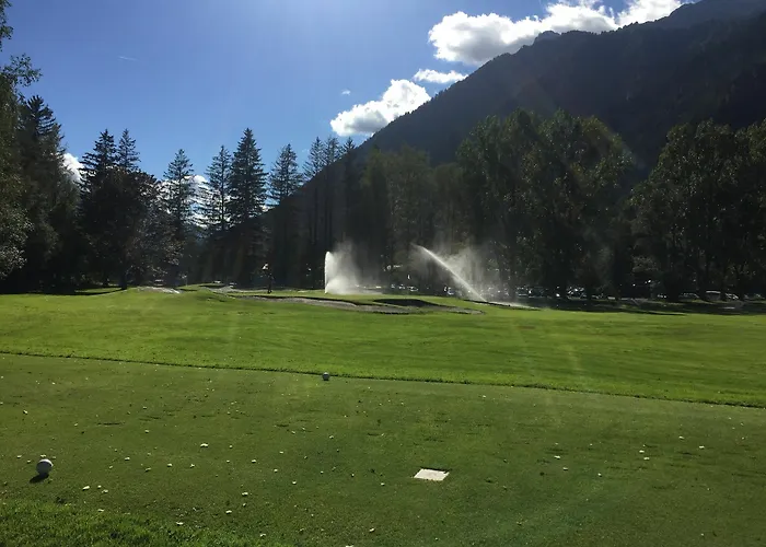 Les Frenes 住宿加早餐酒店 *